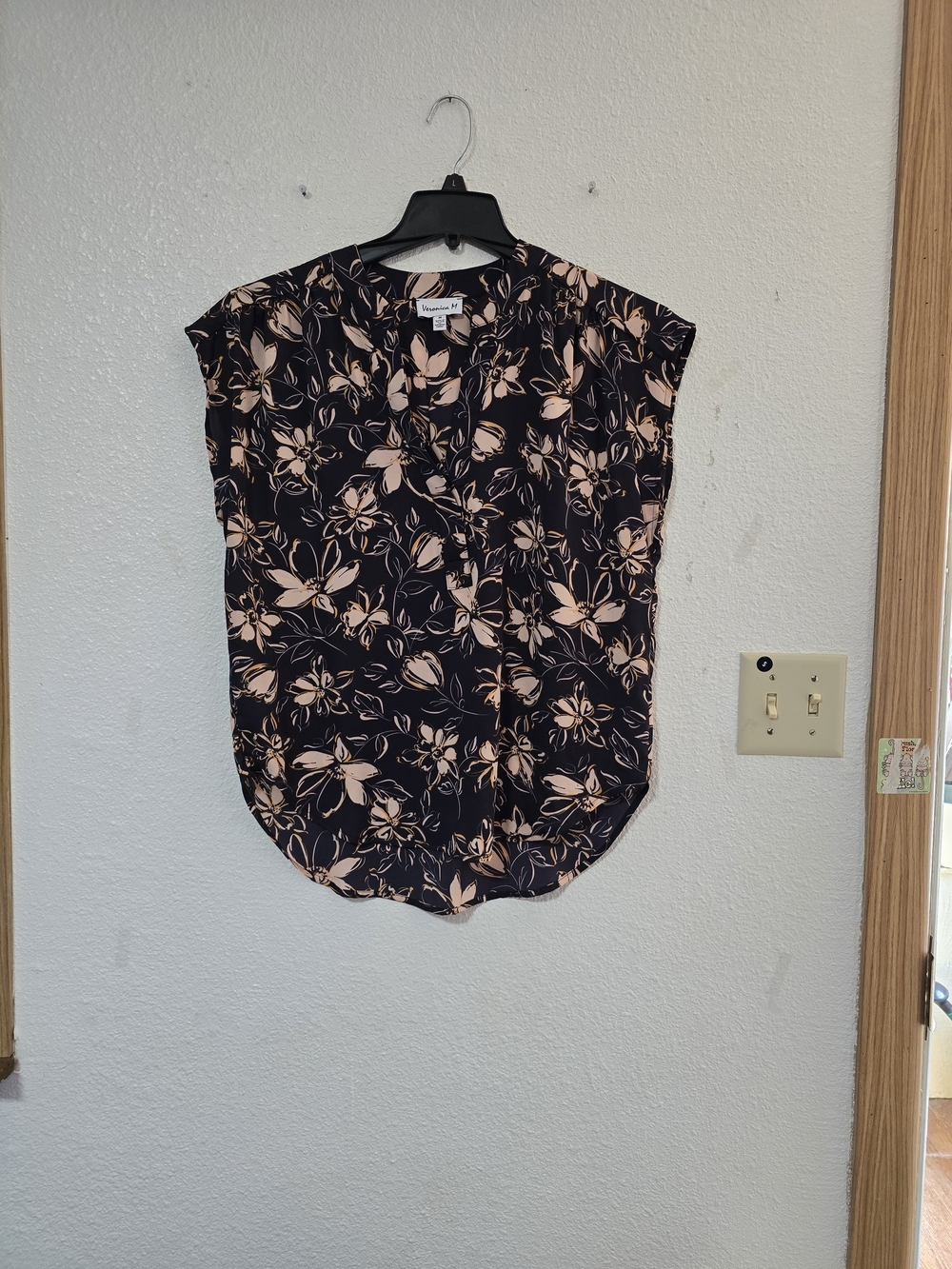 Veronica M Black Floral Cap-Sleeve Blouse - Black and Cream